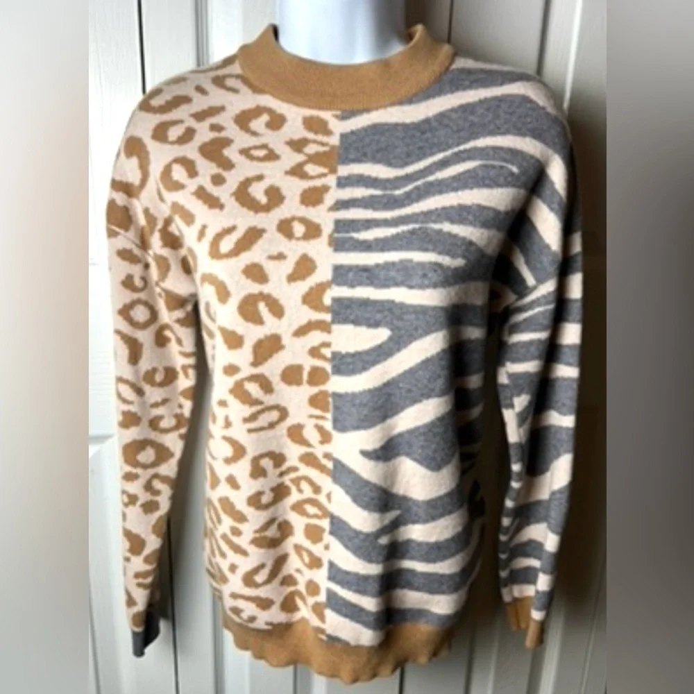 THML Pullover Sweater Gold Gray Animal Print Leopard Zebra Tight Knit Small